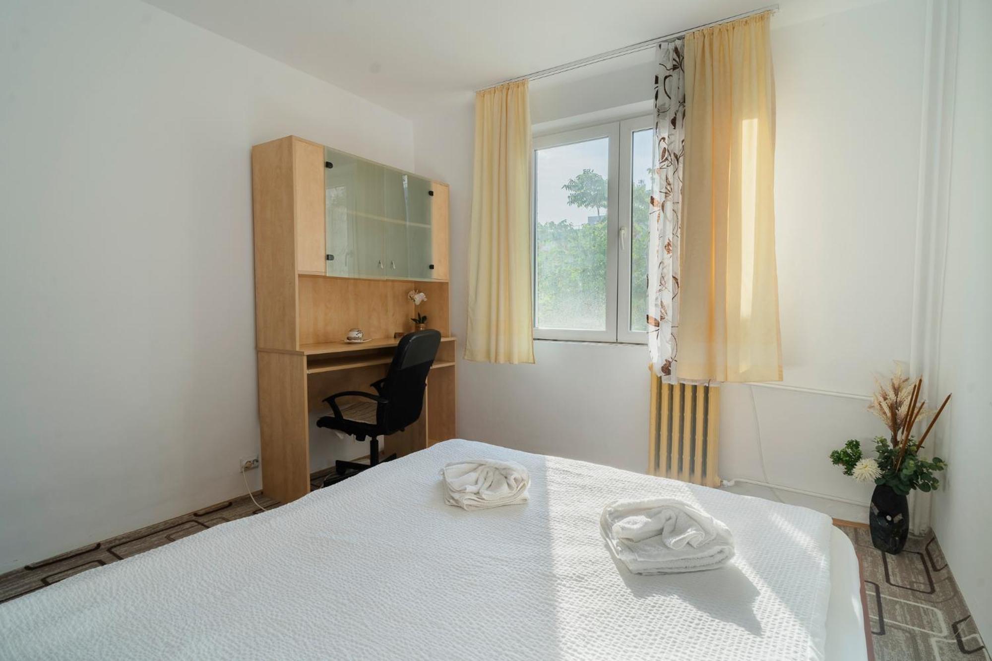 Rustic & Spacious 3Br Apartment บูคาเรสต์ ภายนอก รูปภาพ