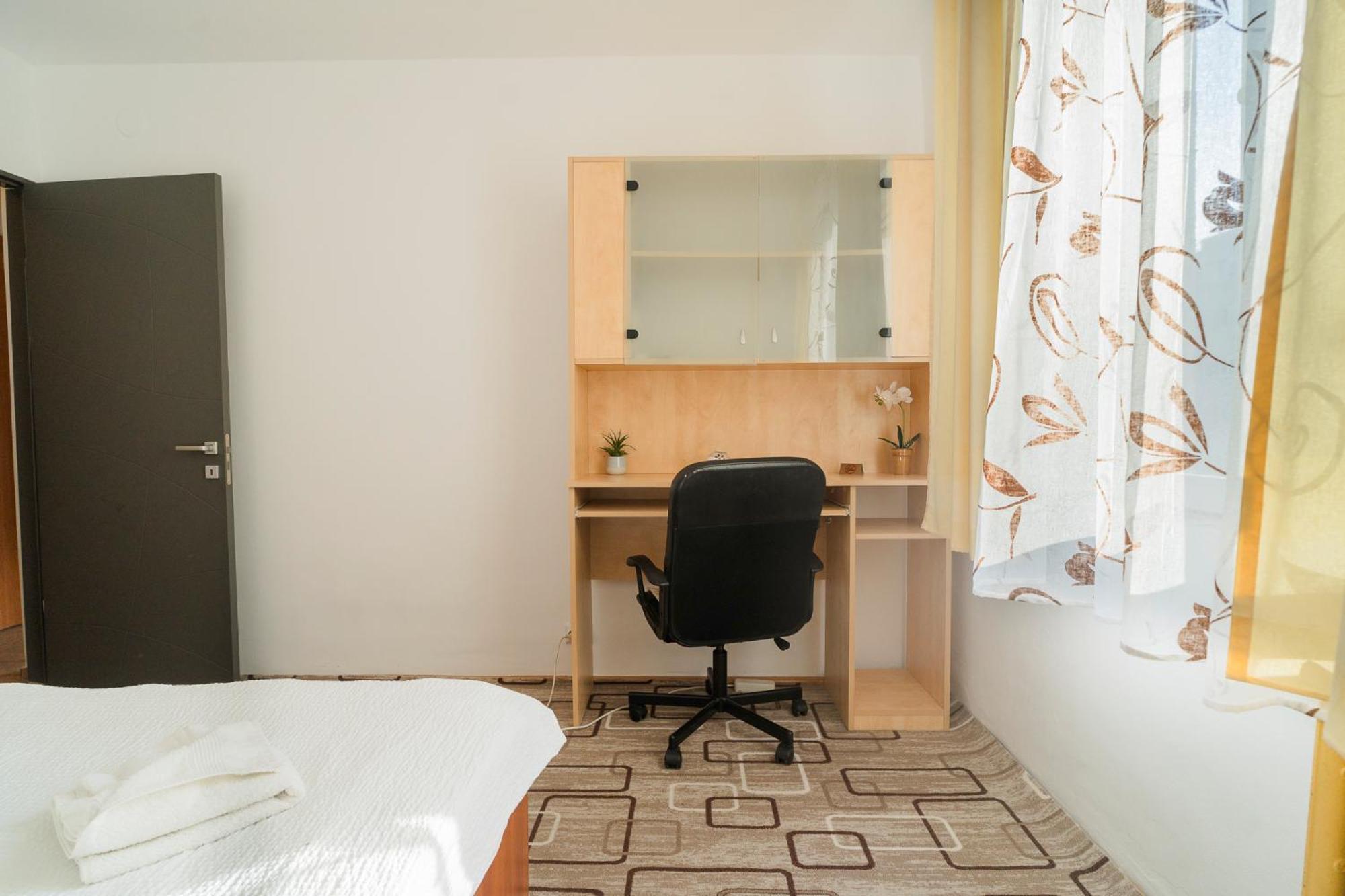 Rustic & Spacious 3Br Apartment บูคาเรสต์ ภายนอก รูปภาพ